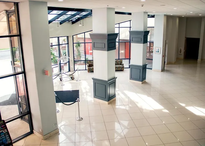 Hotel Wyndham Garden Midtown 3*
