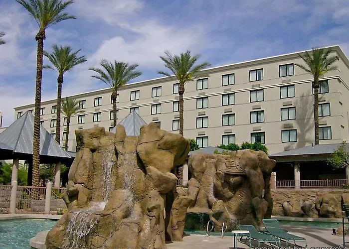 Hotel Wyndham Garden Midtown 3*