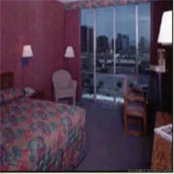 Wyndham Garden Midtown Hotel 3*