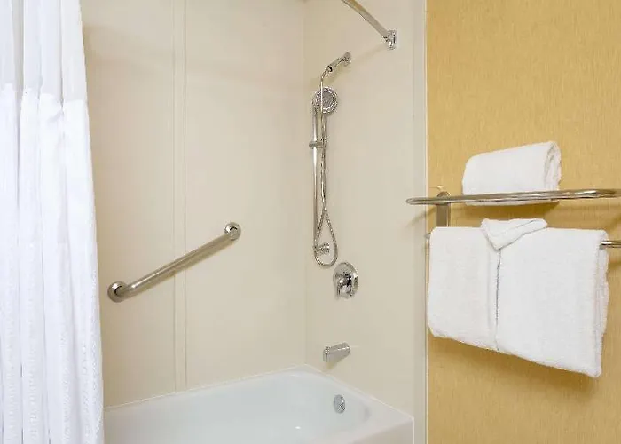 Wyndham Garden Midtown 3*