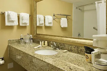 Wyndham Garden Midtown 3*