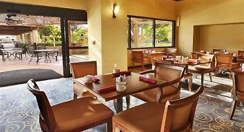 Hotel Wyndham Garden Midtown 3*