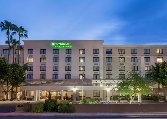 Wyndham Garden Midtown 3*