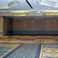 Wyndham Garden Midtown Hotel